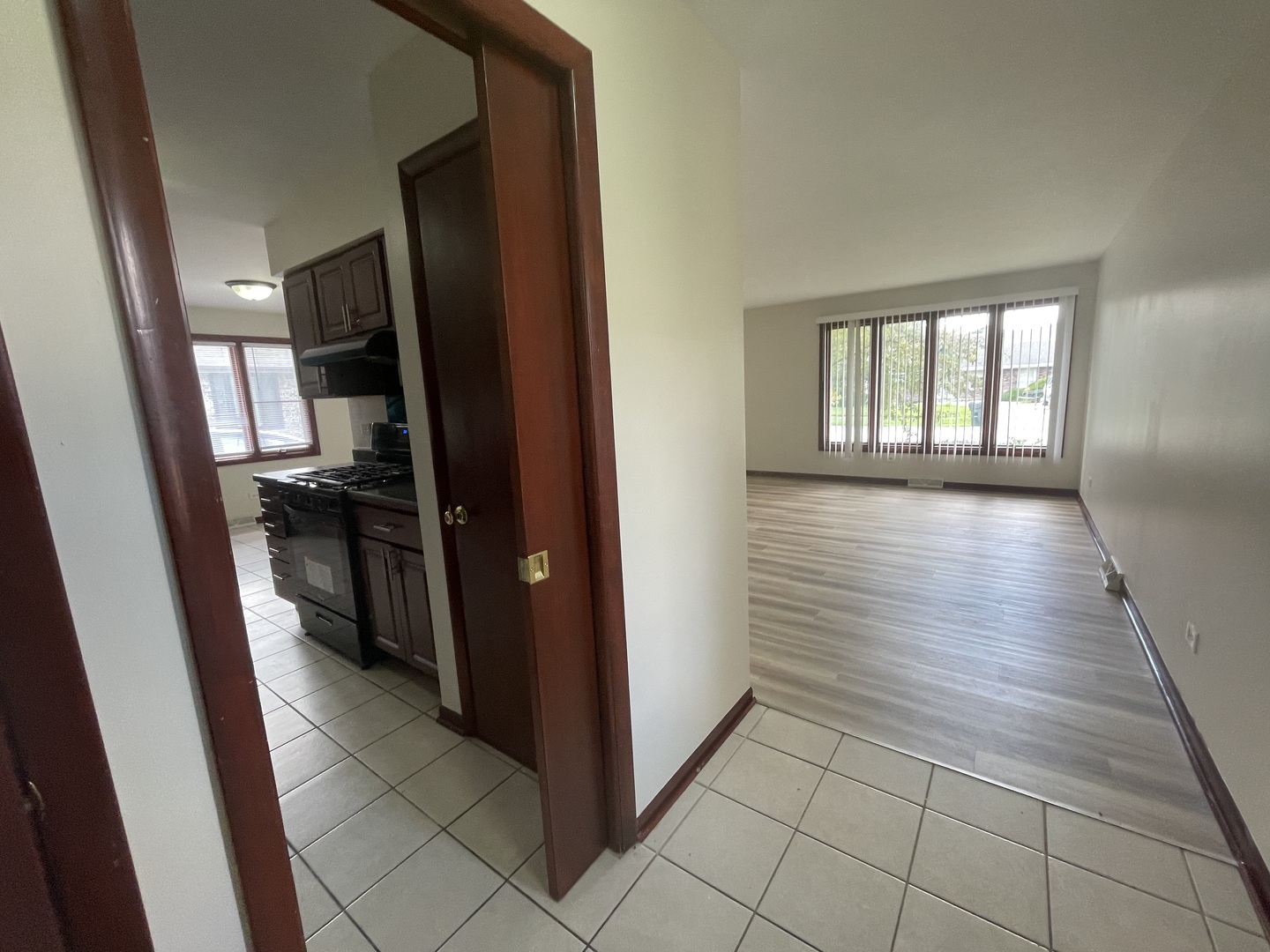 307 S Walnut Street, Glenwood, IL 60425