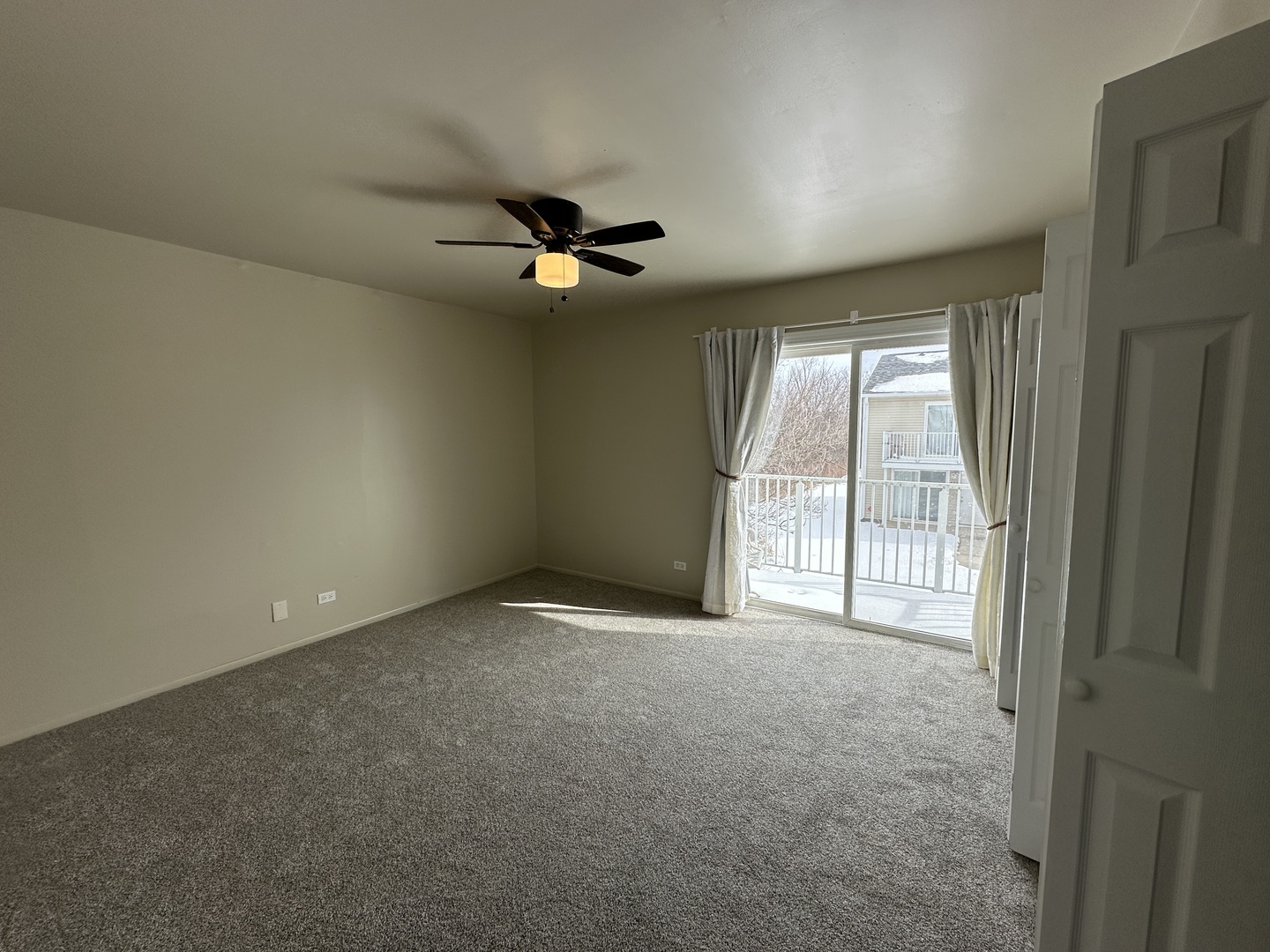 474 Meadow Green Lane #474, Round Lake Beach, IL 60073