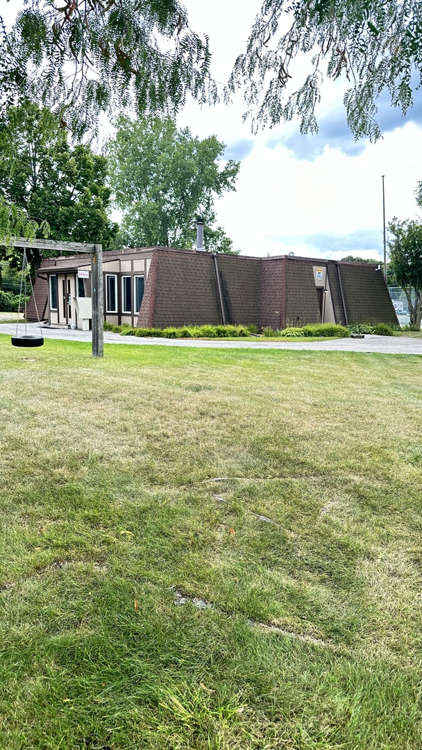12 Saint Thomas Colony #1, Fox Lake, IL 60020