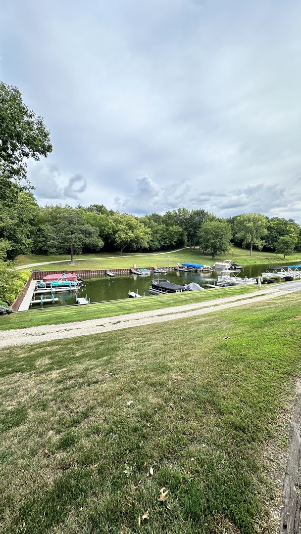 12 Saint Thomas Colony #1, Fox Lake, IL 60020