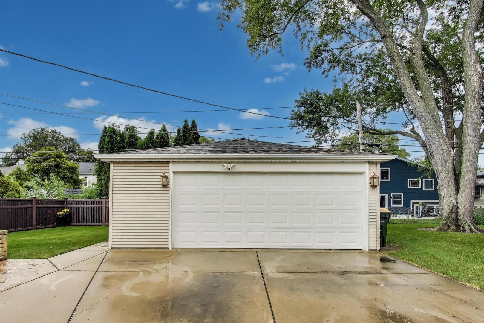 819 S Dryden Place, Arlington Heights, IL 60005