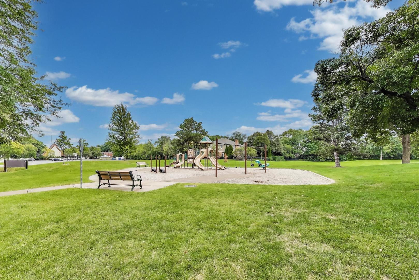 819 S Dryden Place, Arlington Heights, IL 60005