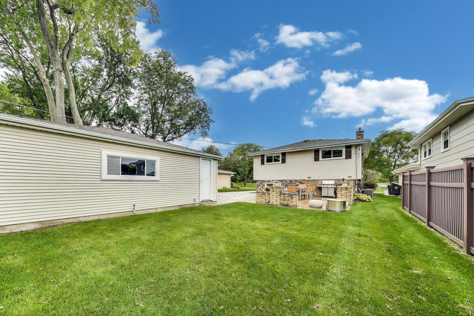 819 S Dryden Place, Arlington Heights, IL 60005