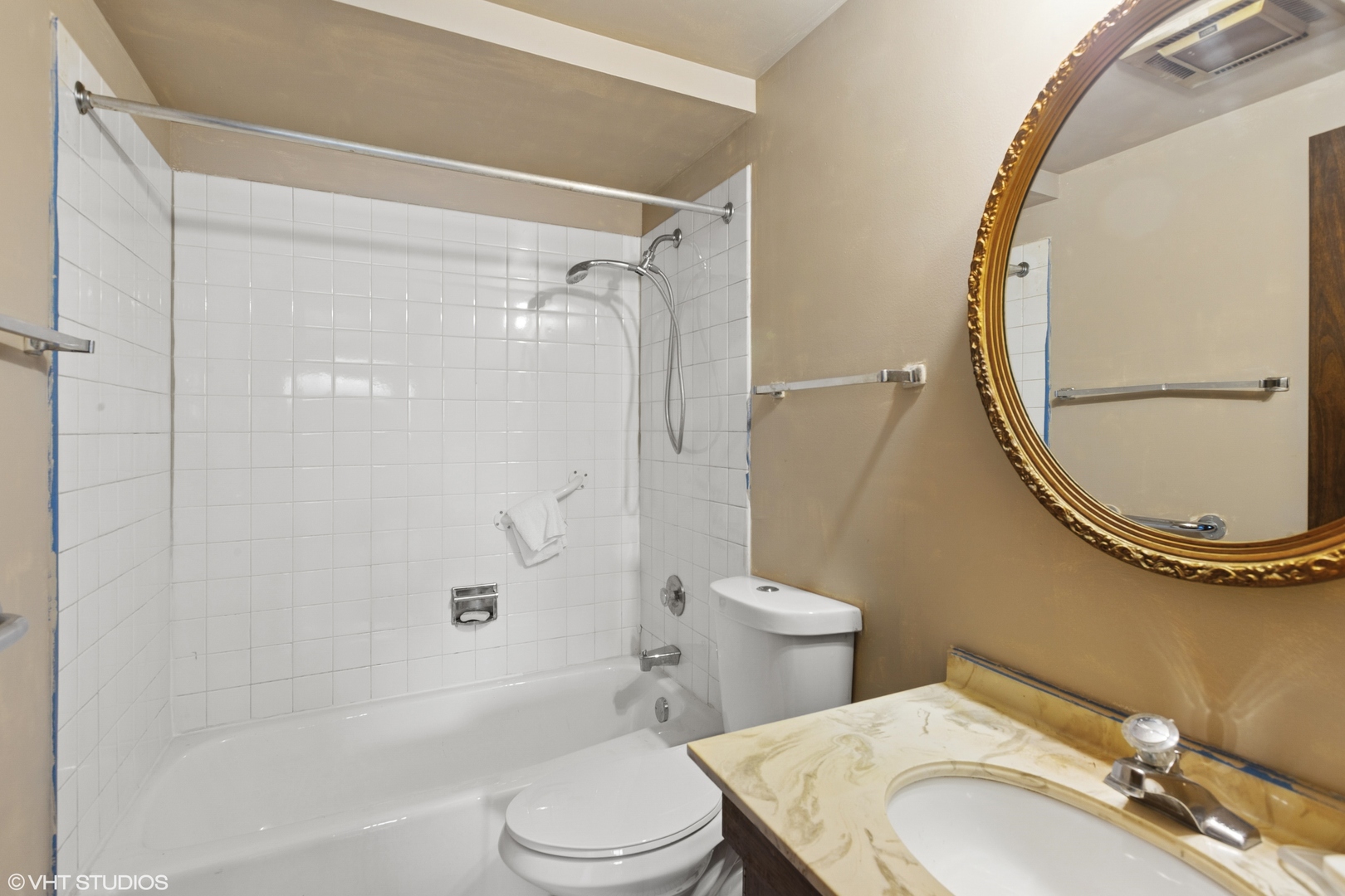 2301 BEAU MONDE Boulevard #106, Lisle, IL 60532