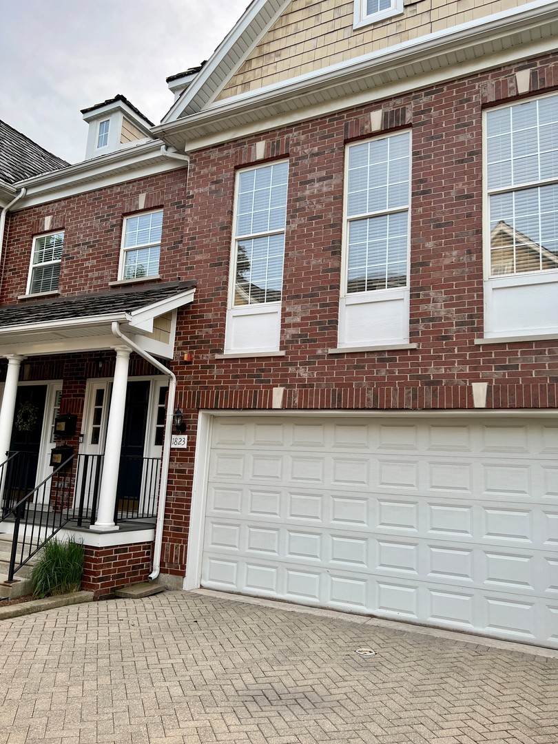 1823 Grove Street, Glenview, IL 60025