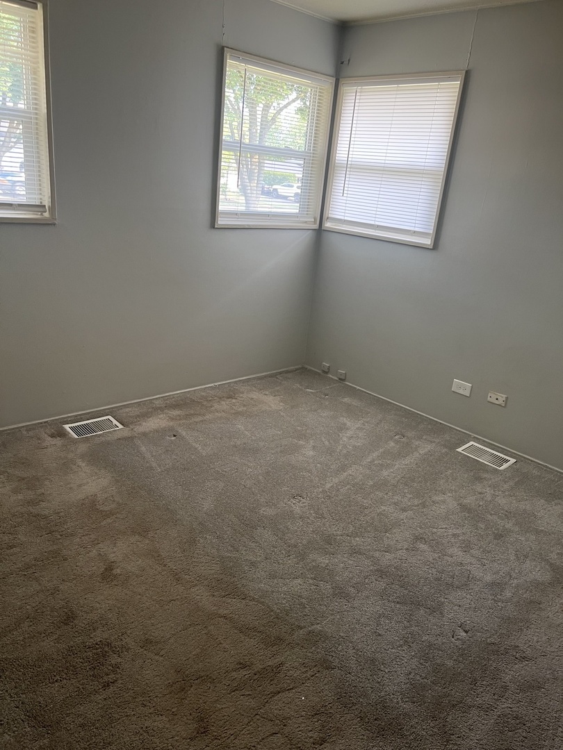 2713 Wilke Road, Rolling Meadows, IL 60008