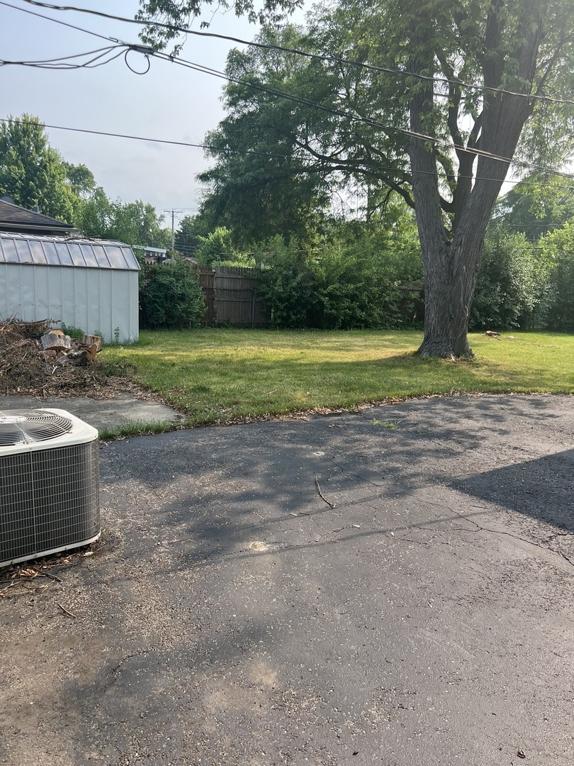 2713 Wilke Road, Rolling Meadows, IL 60008