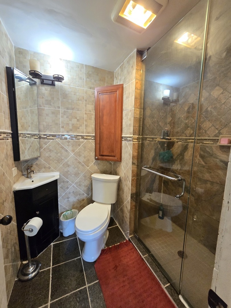 43 N Orchard Avenue, Waukegan, IL 60085