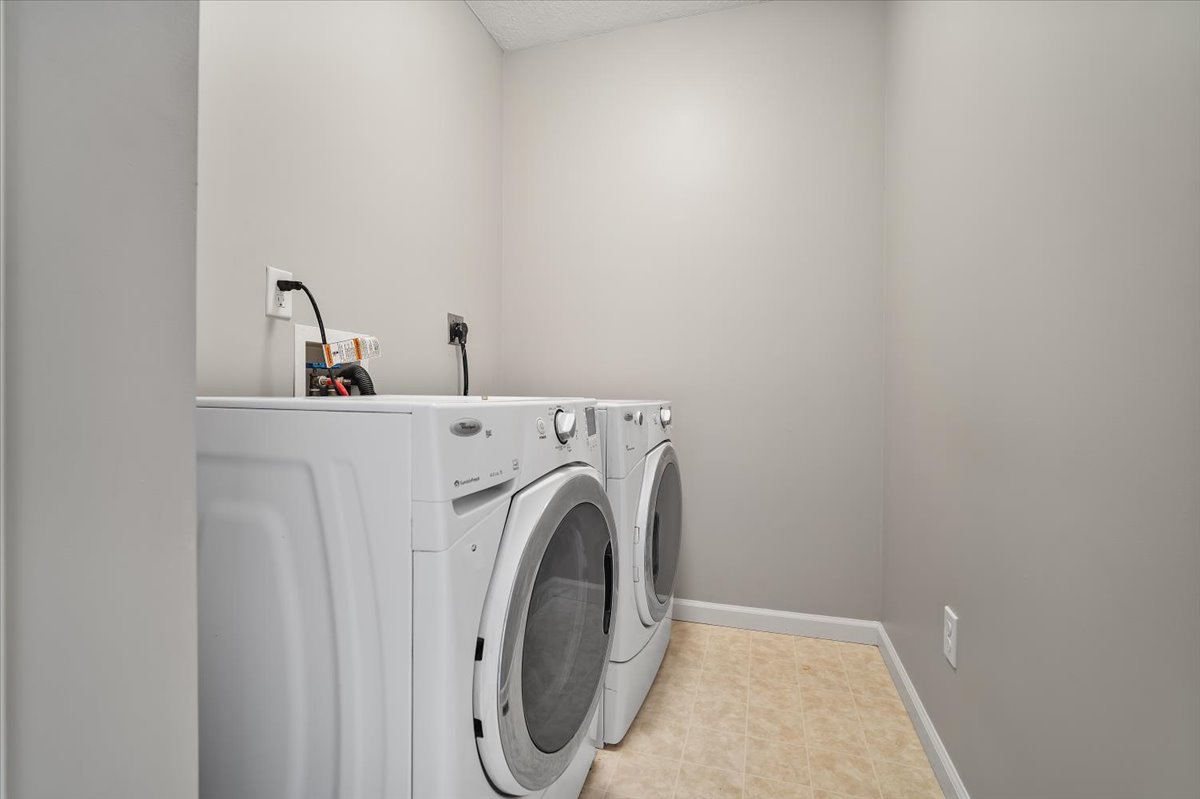 23 Breckenwood Court, Bloomington, IL 61704