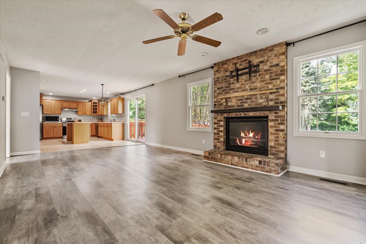 23 Breckenwood Court, Bloomington, IL 61704