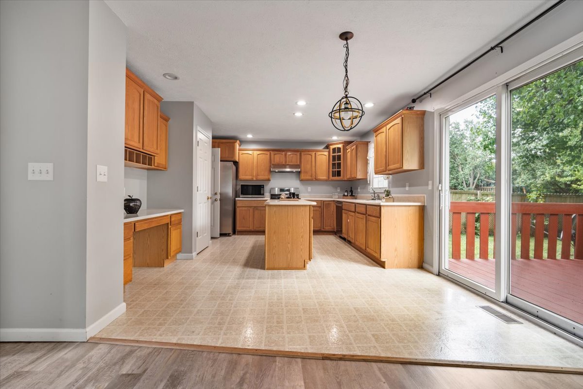 23 Breckenwood Court, Bloomington, IL 61704