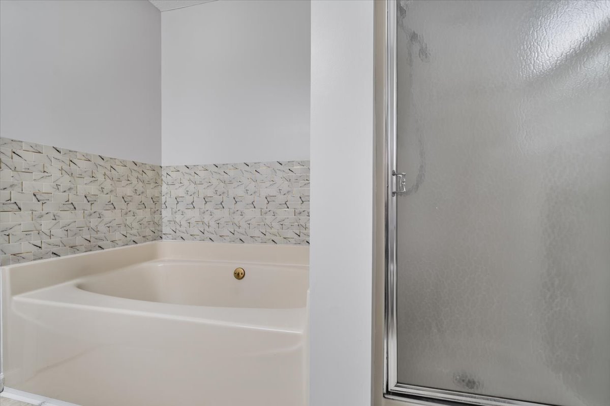 23 Breckenwood Court, Bloomington, IL 61704