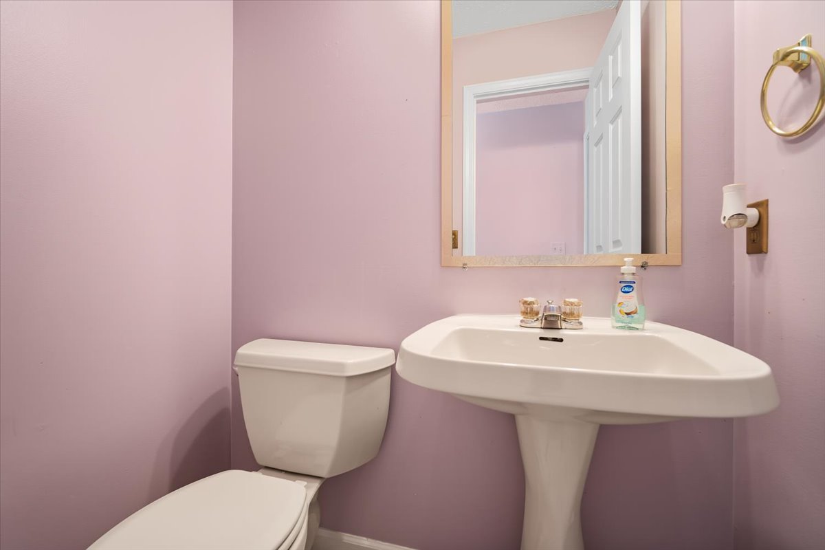 23 Breckenwood Court, Bloomington, IL 61704