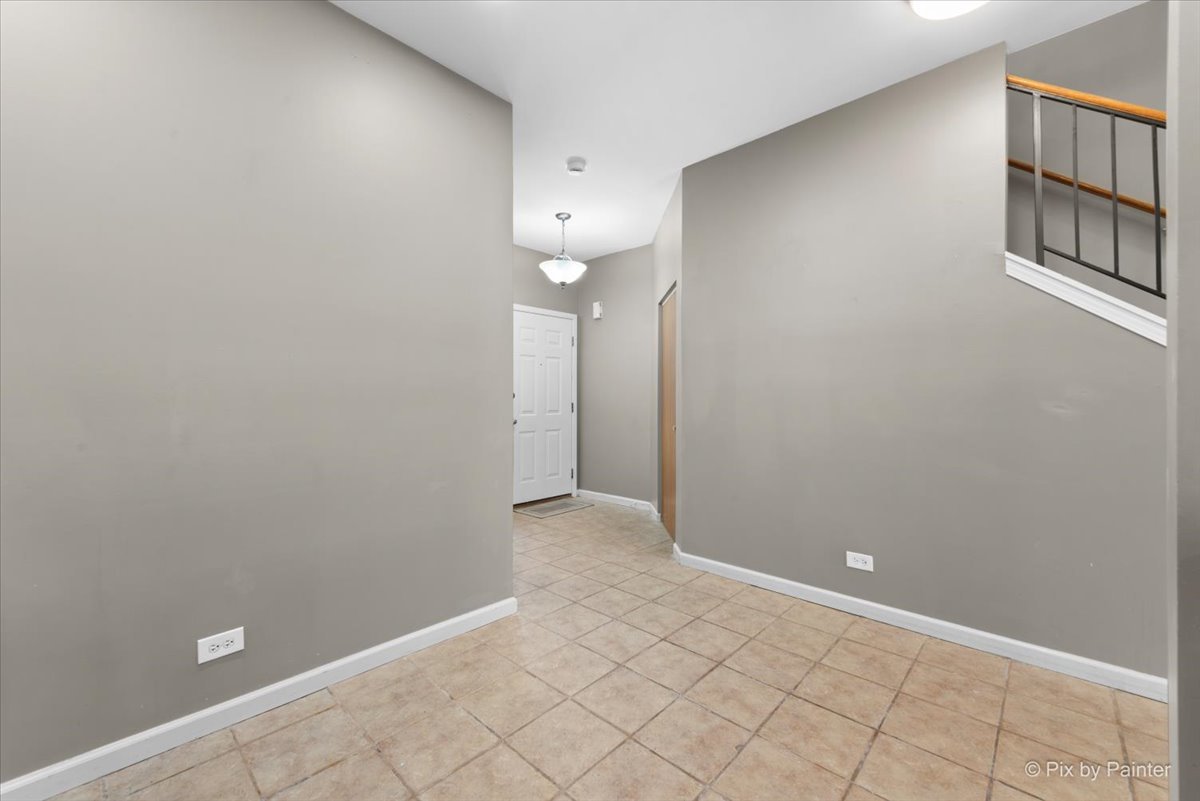 2813 Odlum Drive, Schaumburg, IL 60194