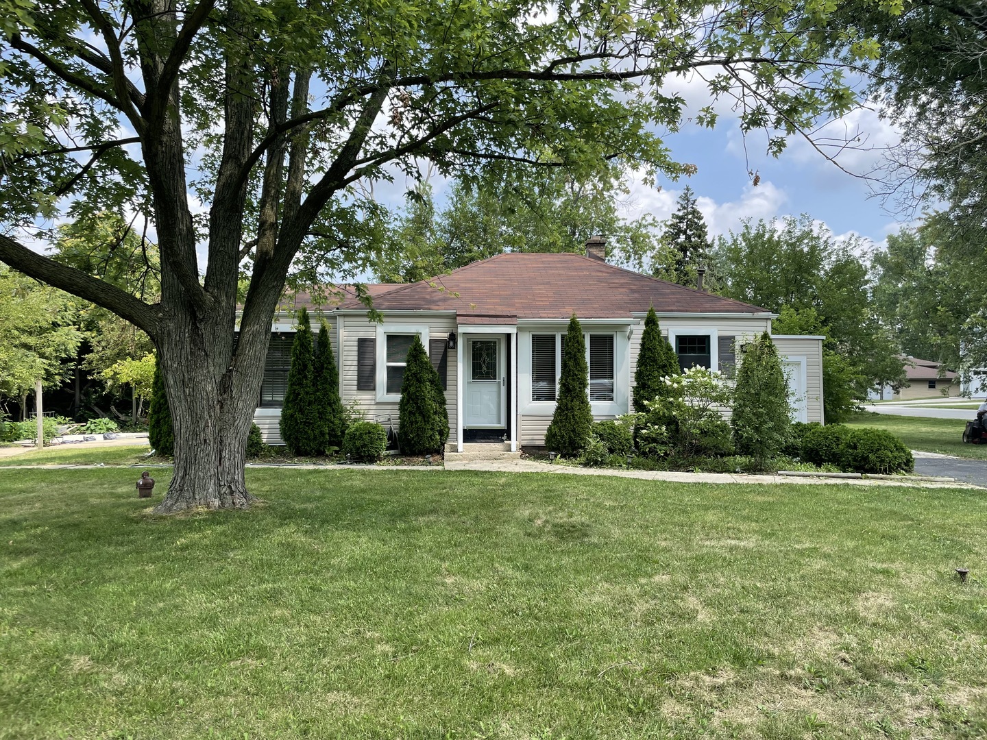 1006 E 15th Street, Lombard, IL 60148