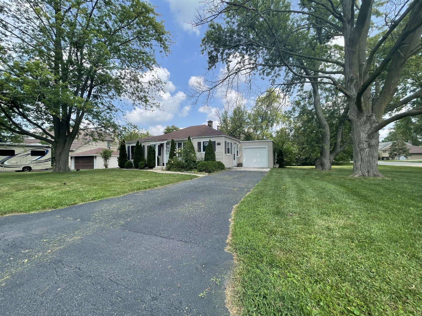 1006 E 15th Street, Lombard, IL 60148