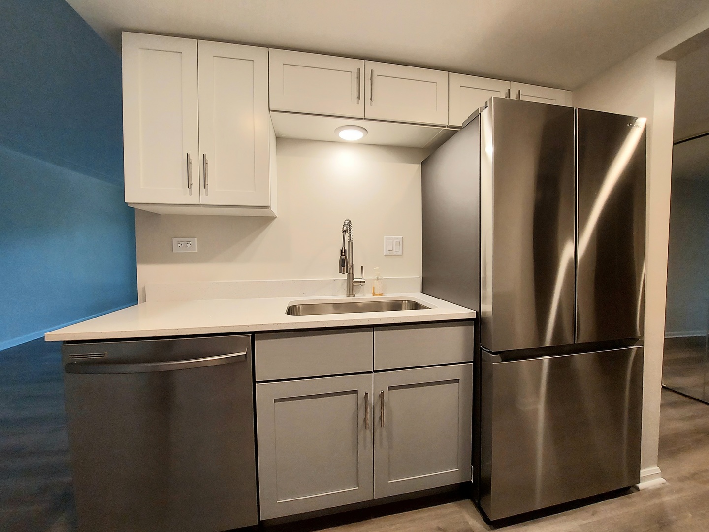8100 Woodglen Lane #204, Downers Grove, IL 60516