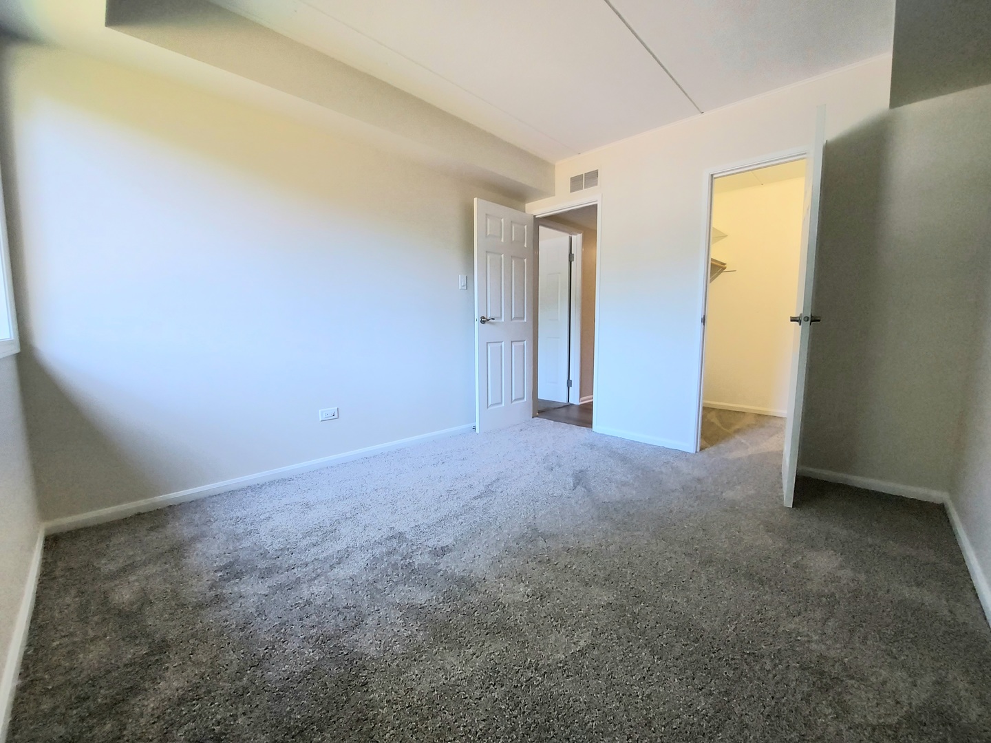 8100 Woodglen Lane #204, Downers Grove, IL 60516