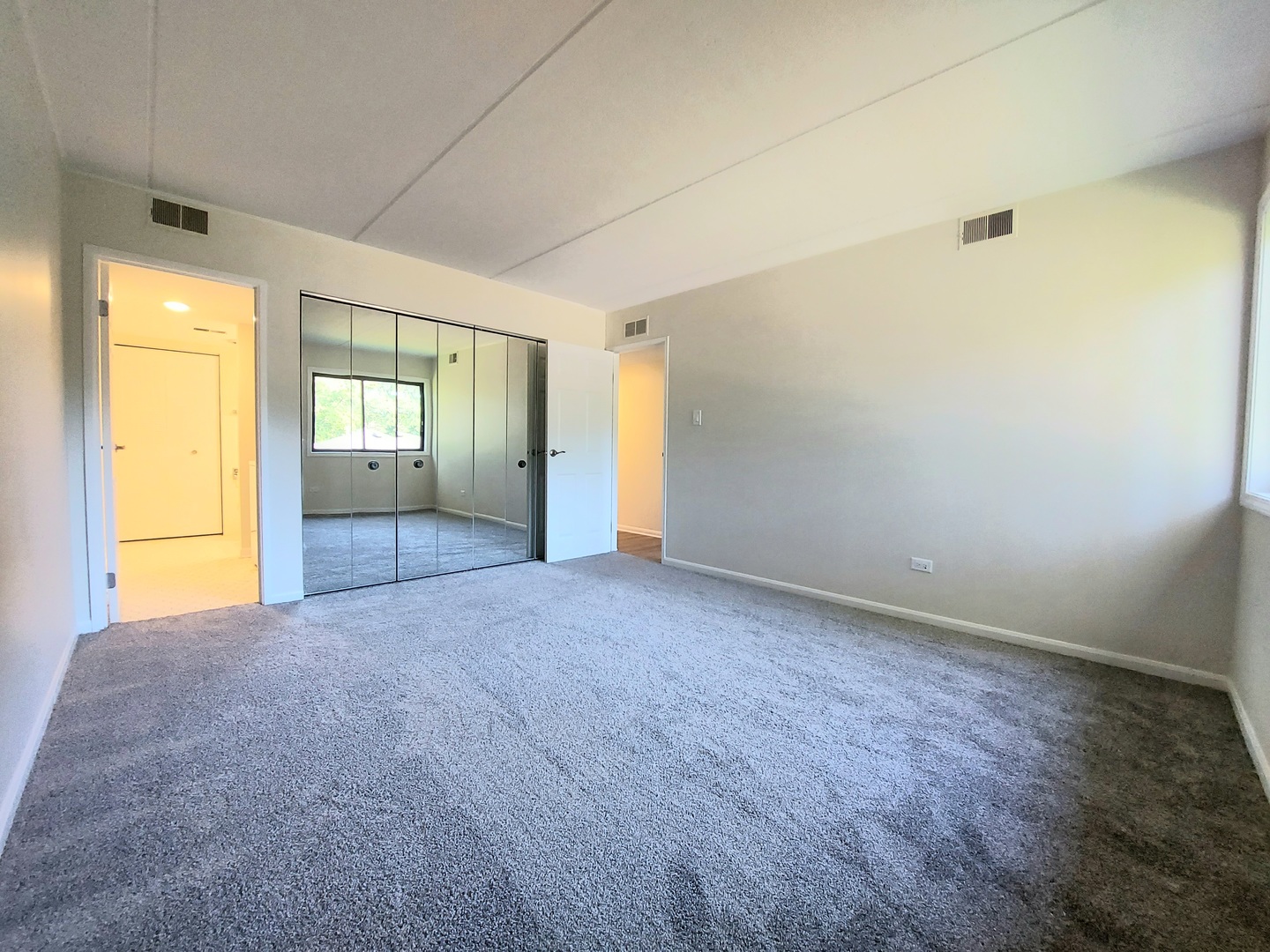 8100 Woodglen Lane #204, Downers Grove, IL 60516
