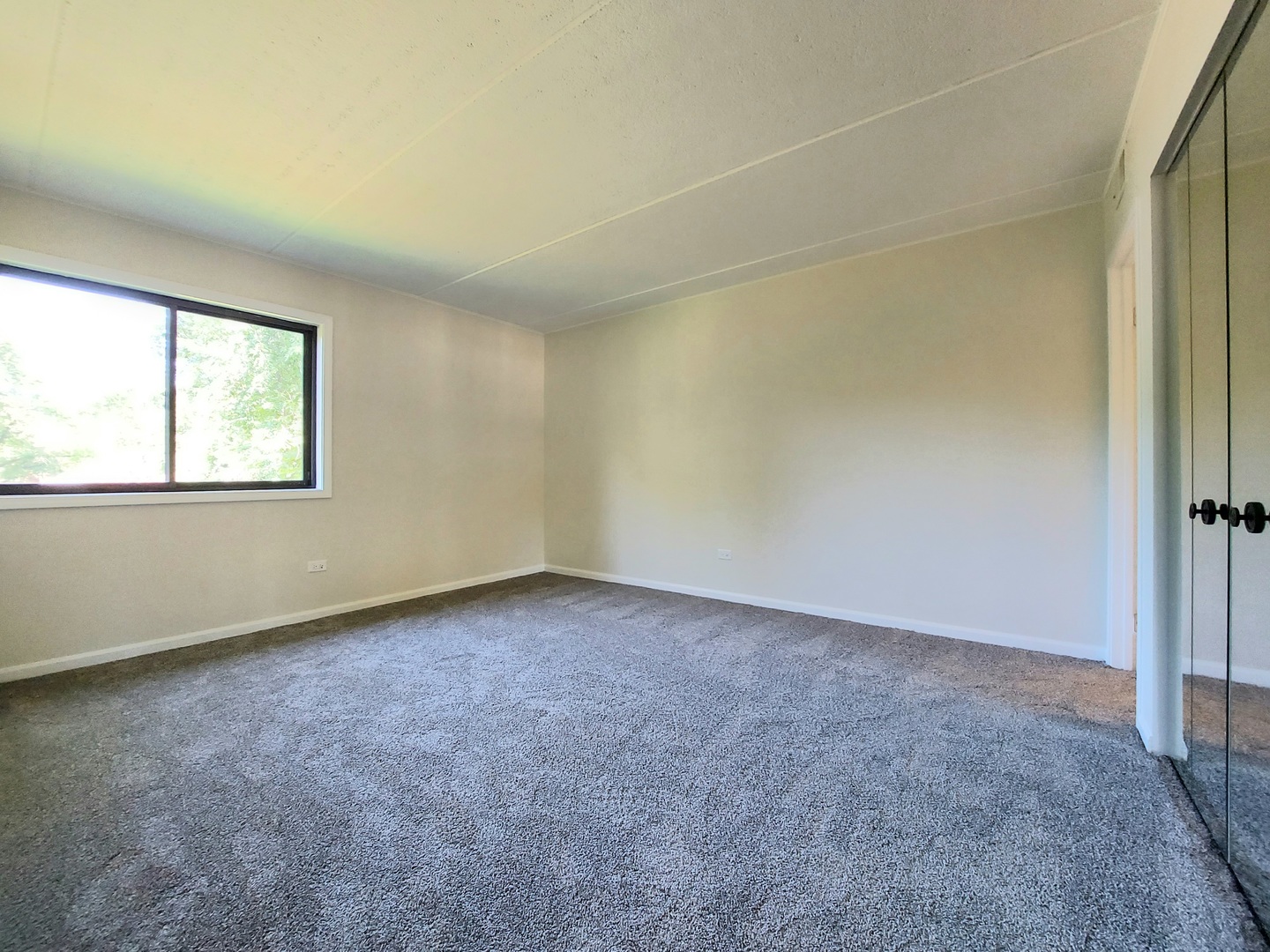 8100 Woodglen Lane #204, Downers Grove, IL 60516