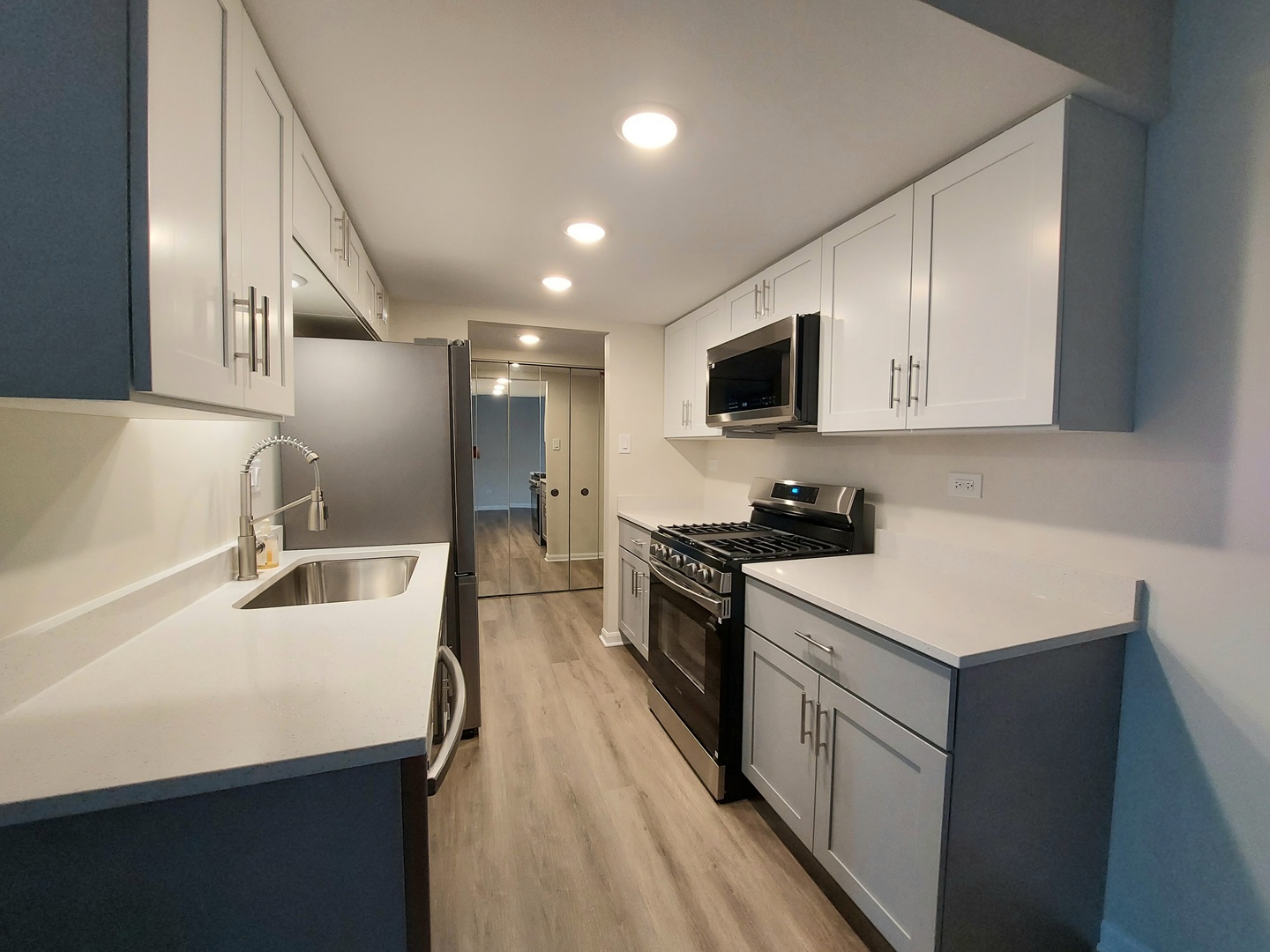 8100 Woodglen Lane #204, Downers Grove, IL 60516