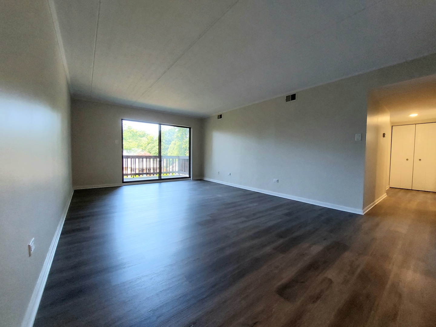8100 Woodglen Lane #204, Downers Grove, IL 60516