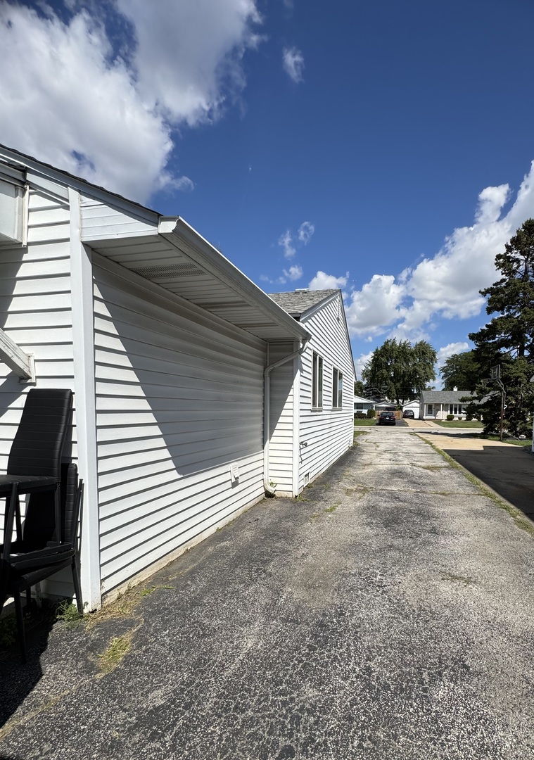4049 W 89th Place, Hometown, IL 60456