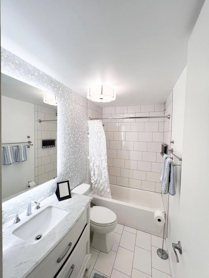3001 S Michigan Avenue #902, Chicago, IL 60616