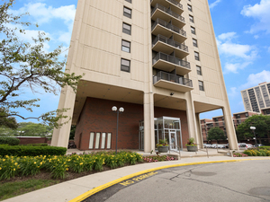 3001 S Michigan Avenue #902, Chicago, IL 60616