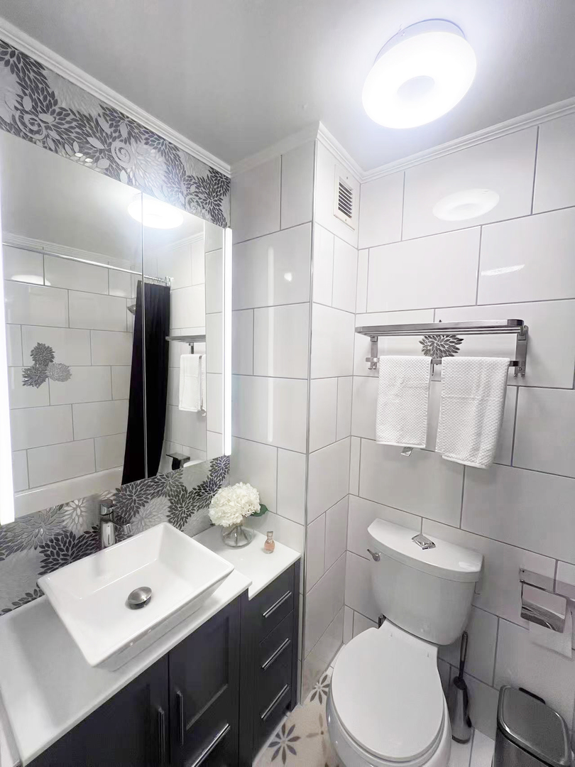 3001 S Michigan Avenue #902, Chicago, IL 60616