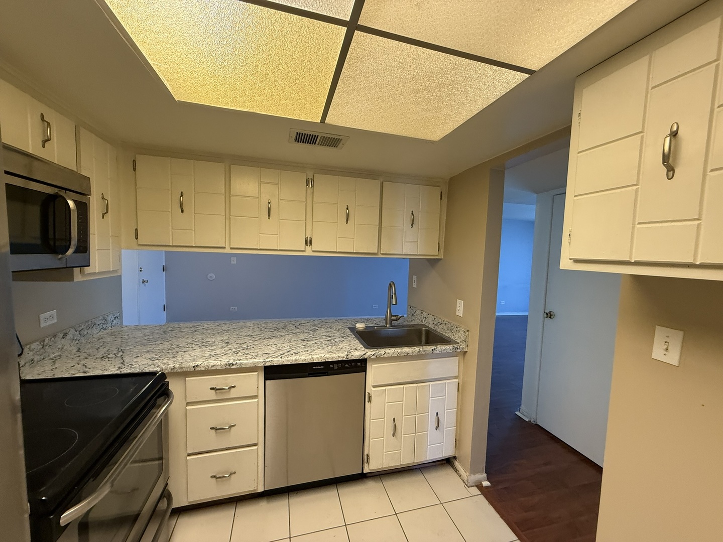 830 Elder Road #111, Homewood, IL 60430