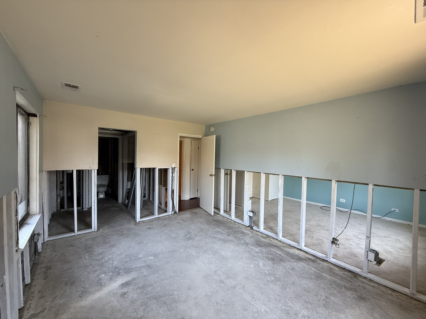 830 Elder Road #111, Homewood, IL 60430