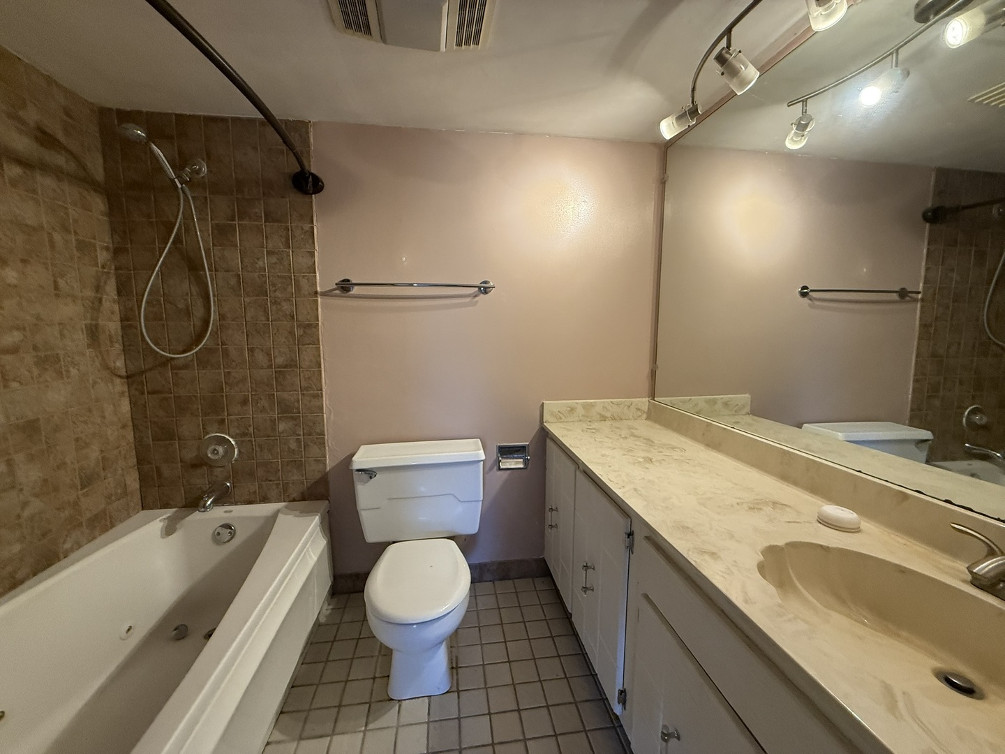 830 Elder Road #111, Homewood, IL 60430