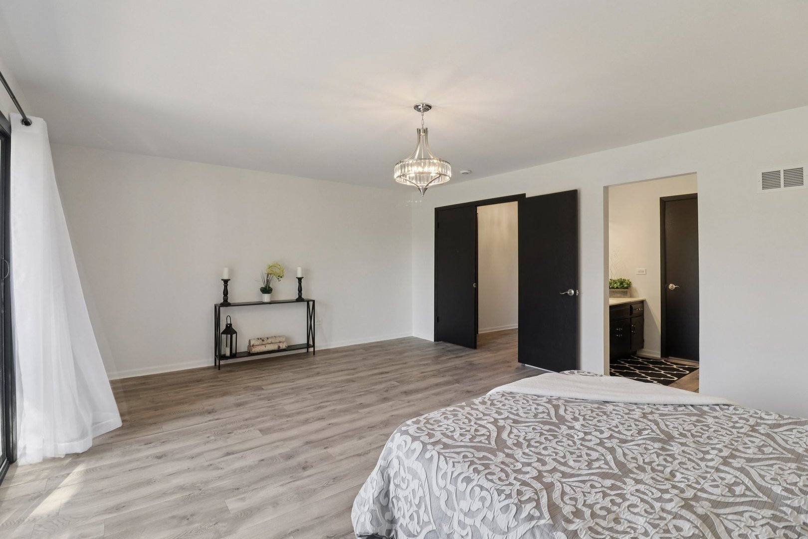 17005 Thackery Street, Oak Forest, IL 60452