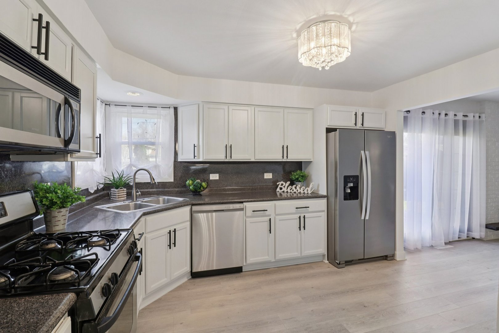 17005 Thackery Street, Oak Forest, IL 60452