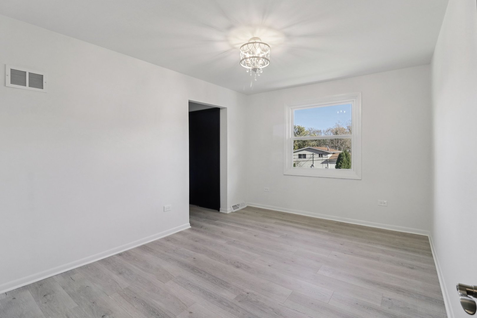 17005 Thackery Street, Oak Forest, IL 60452