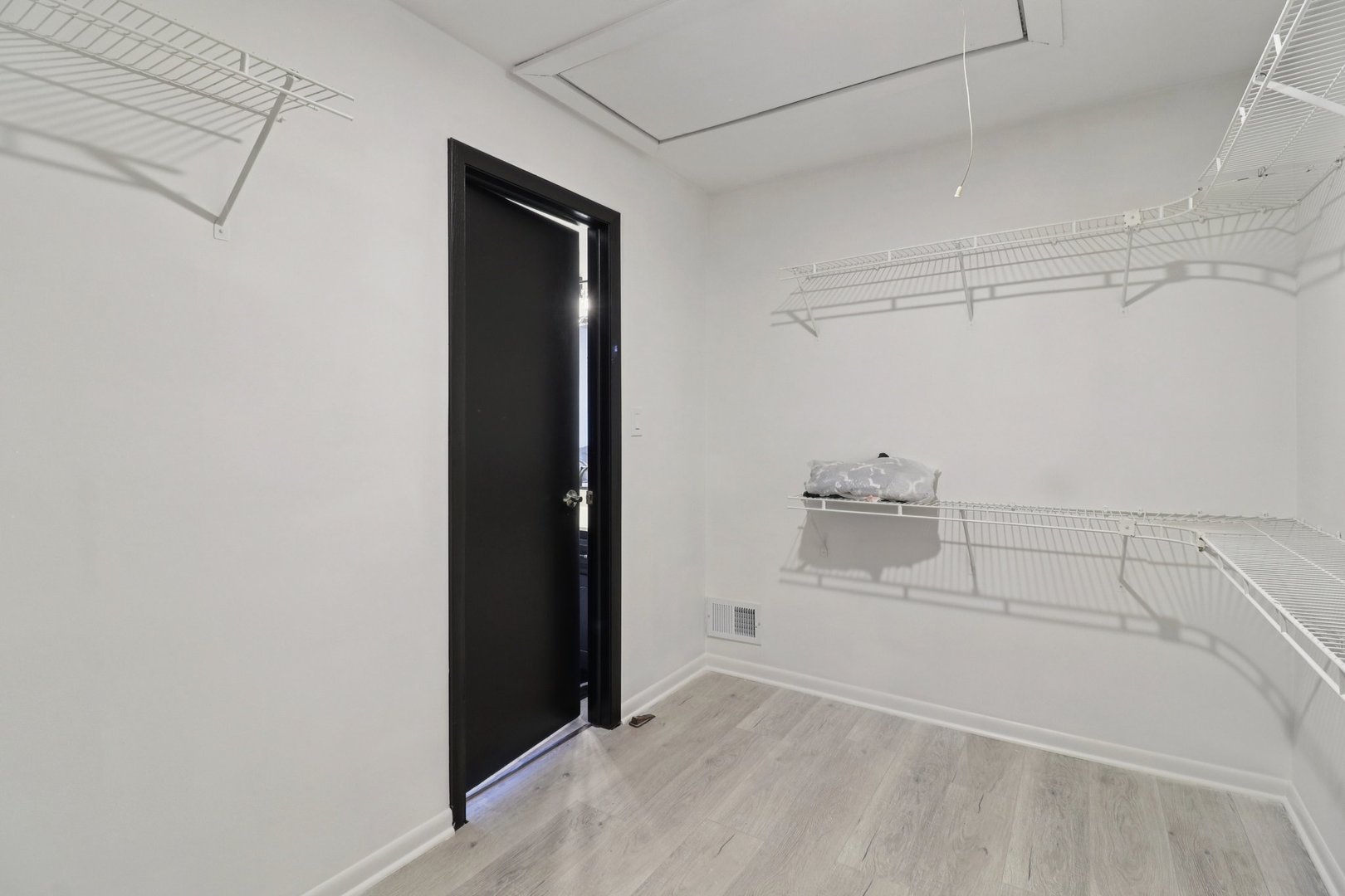 17005 Thackery Street, Oak Forest, IL 60452