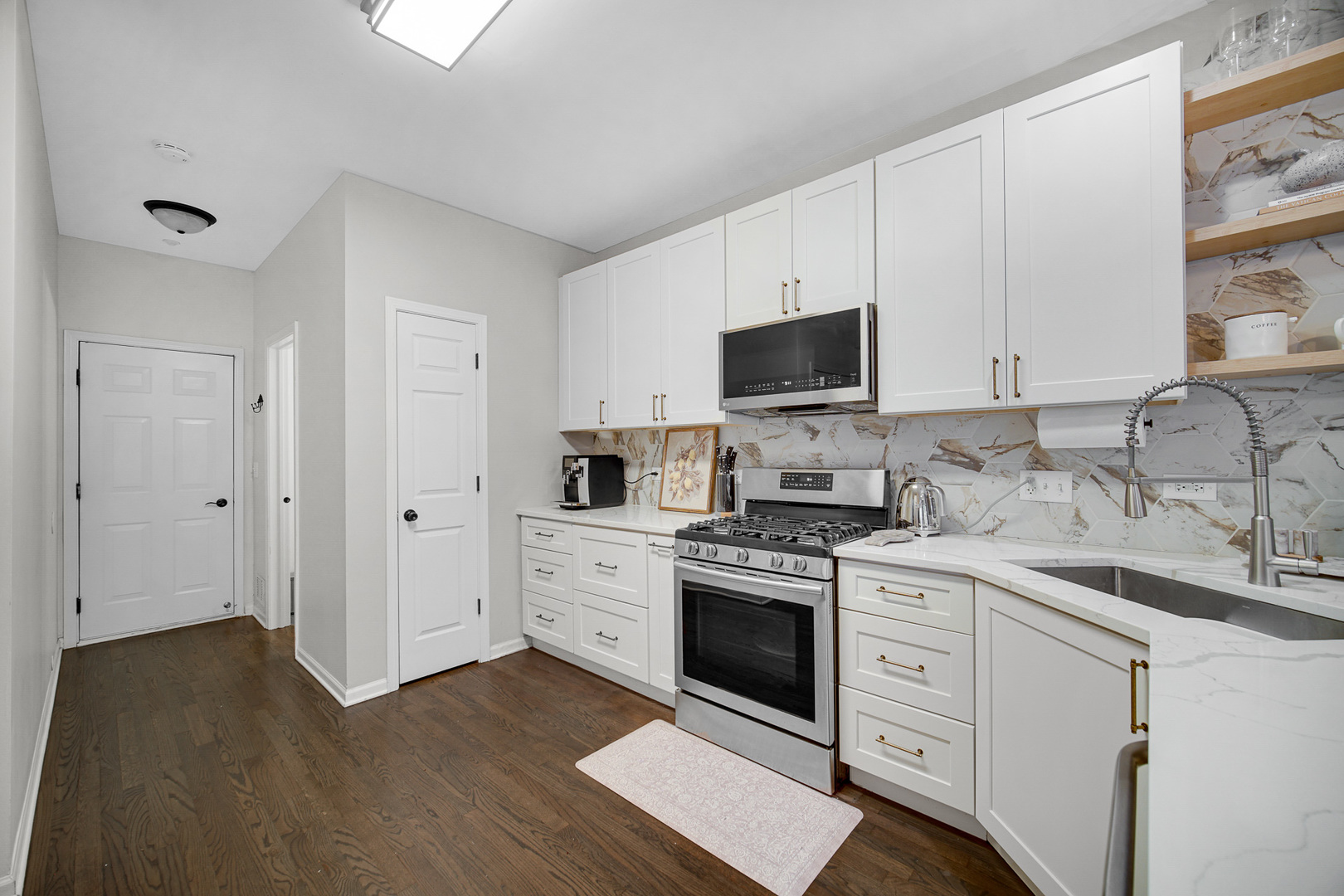 6077 Delaney Drive #20-2, Hoffman Estates, IL 60192