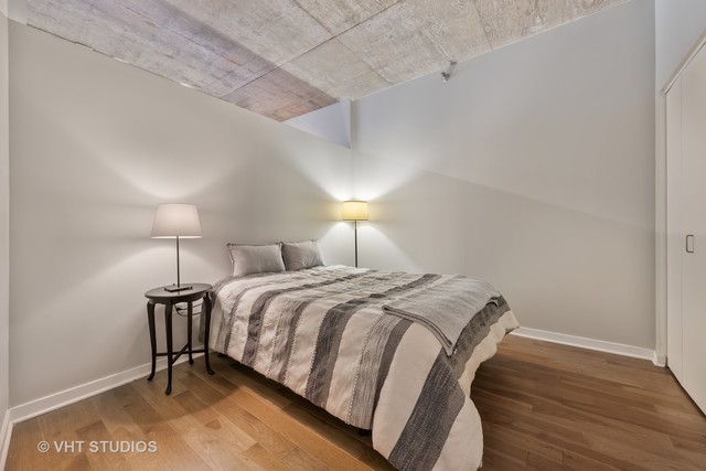700 N LARRABEE Street #1111, Chicago, IL 60654