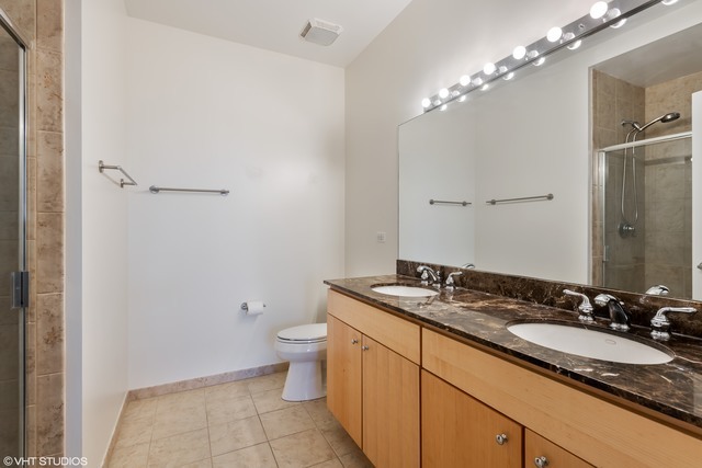 700 N LARRABEE Street #1111, Chicago, IL 60654