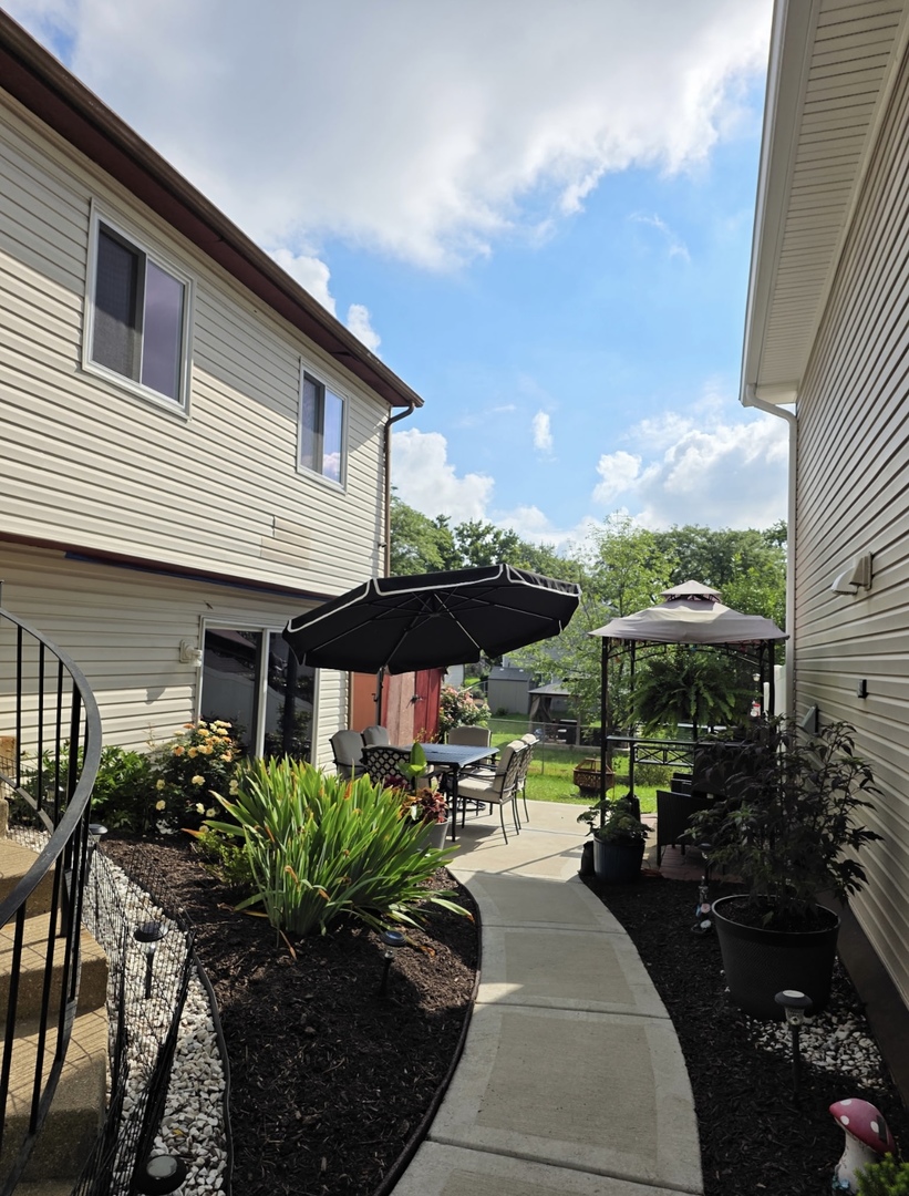 210 Mill Stream Drive, Bolingbrook, IL 60440