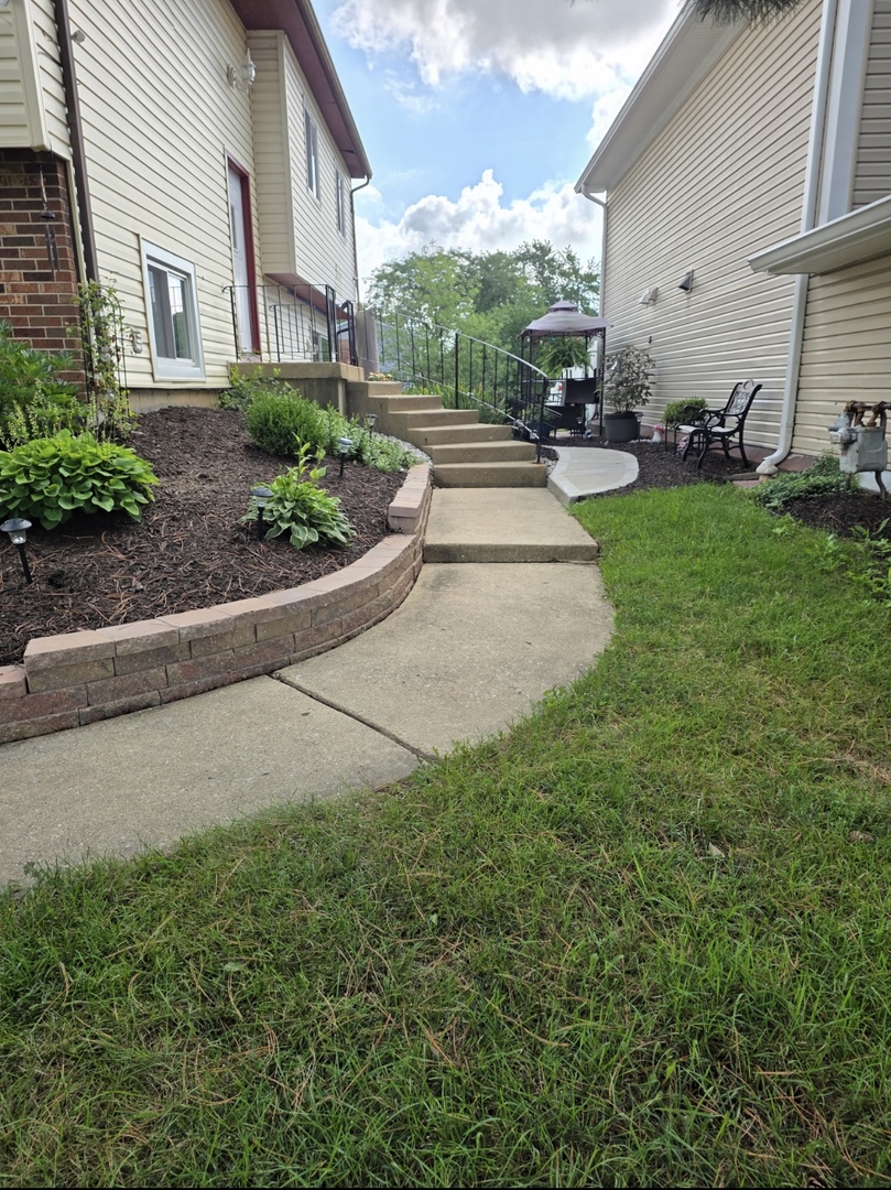 210 Mill Stream Drive, Bolingbrook, IL 60440