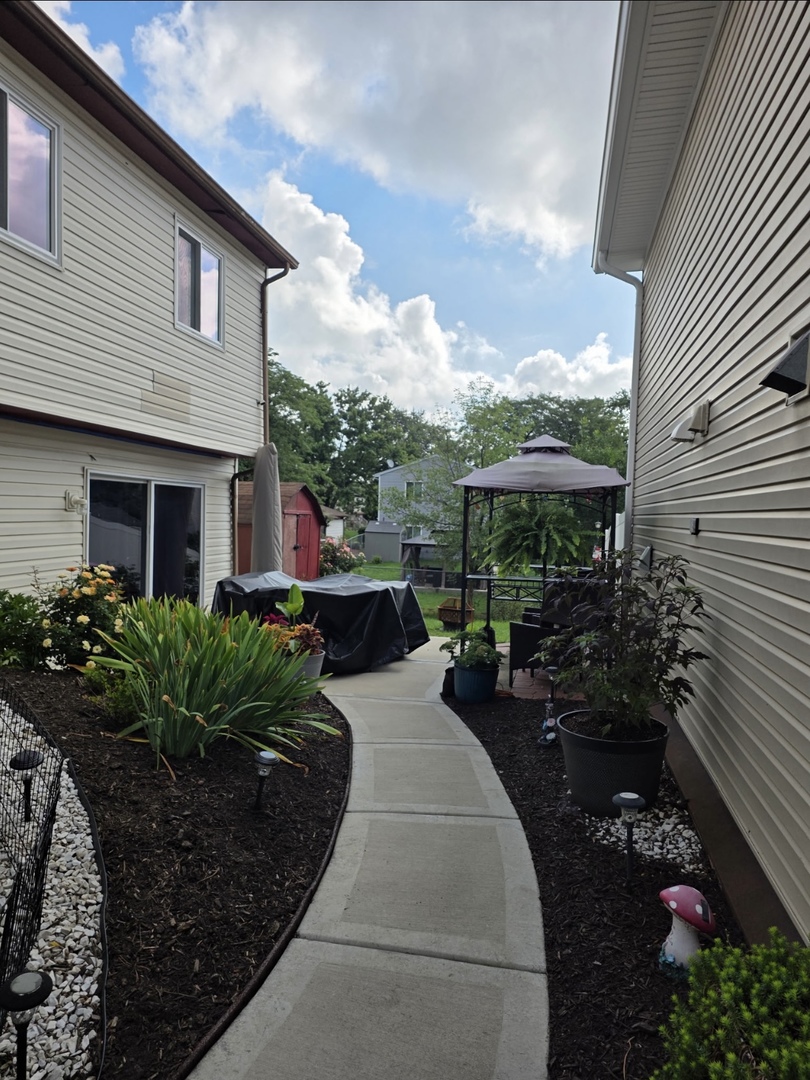 210 Mill Stream Drive, Bolingbrook, IL 60440