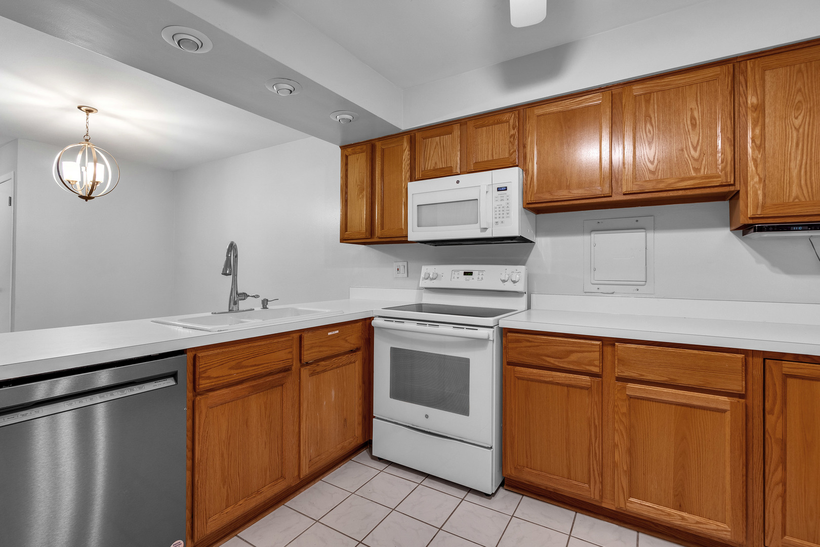 4418 Euclid Avenue #1B, Rolling Meadows, IL 60008