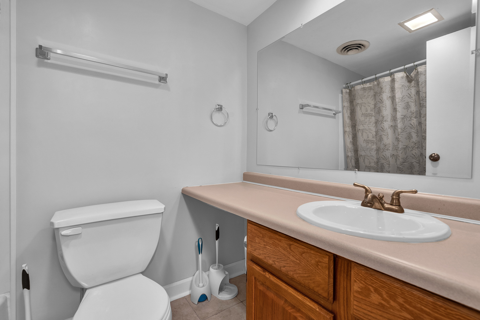 4418 Euclid Avenue #1B, Rolling Meadows, IL 60008