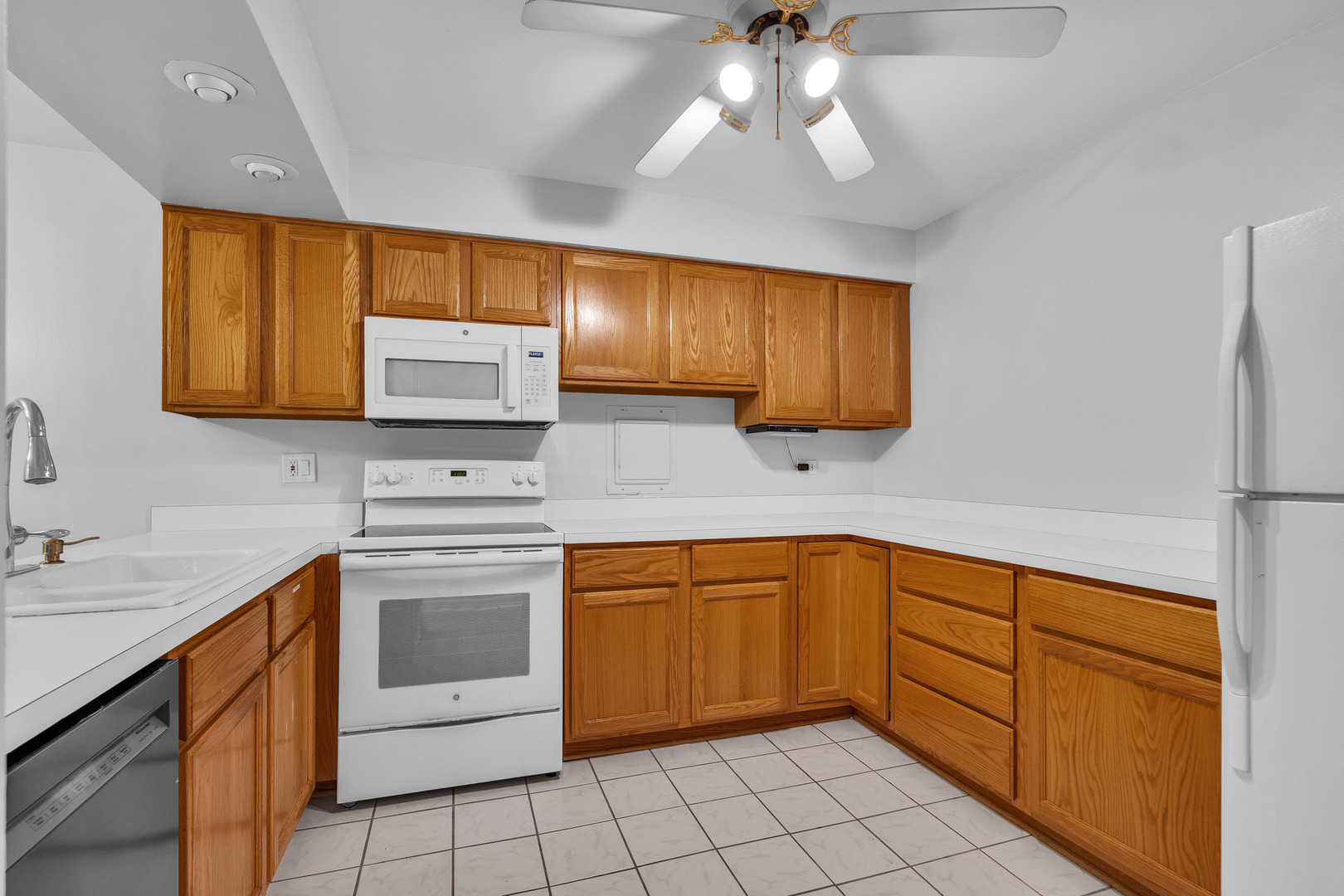 4418 Euclid Avenue #1B, Rolling Meadows, IL 60008