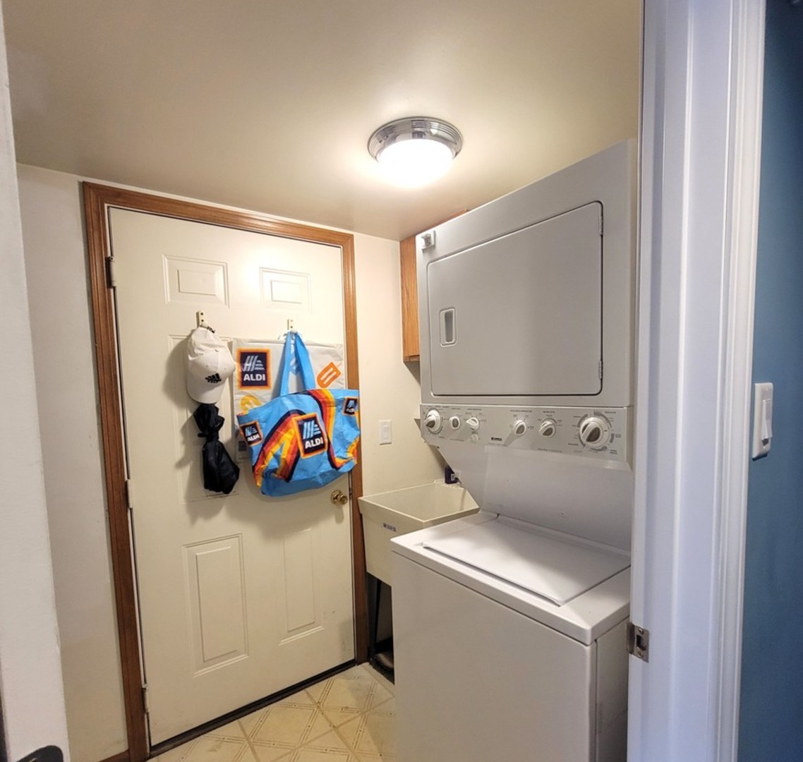 11009 Stony Creek Drive #1C, Palos Hills, IL 60465