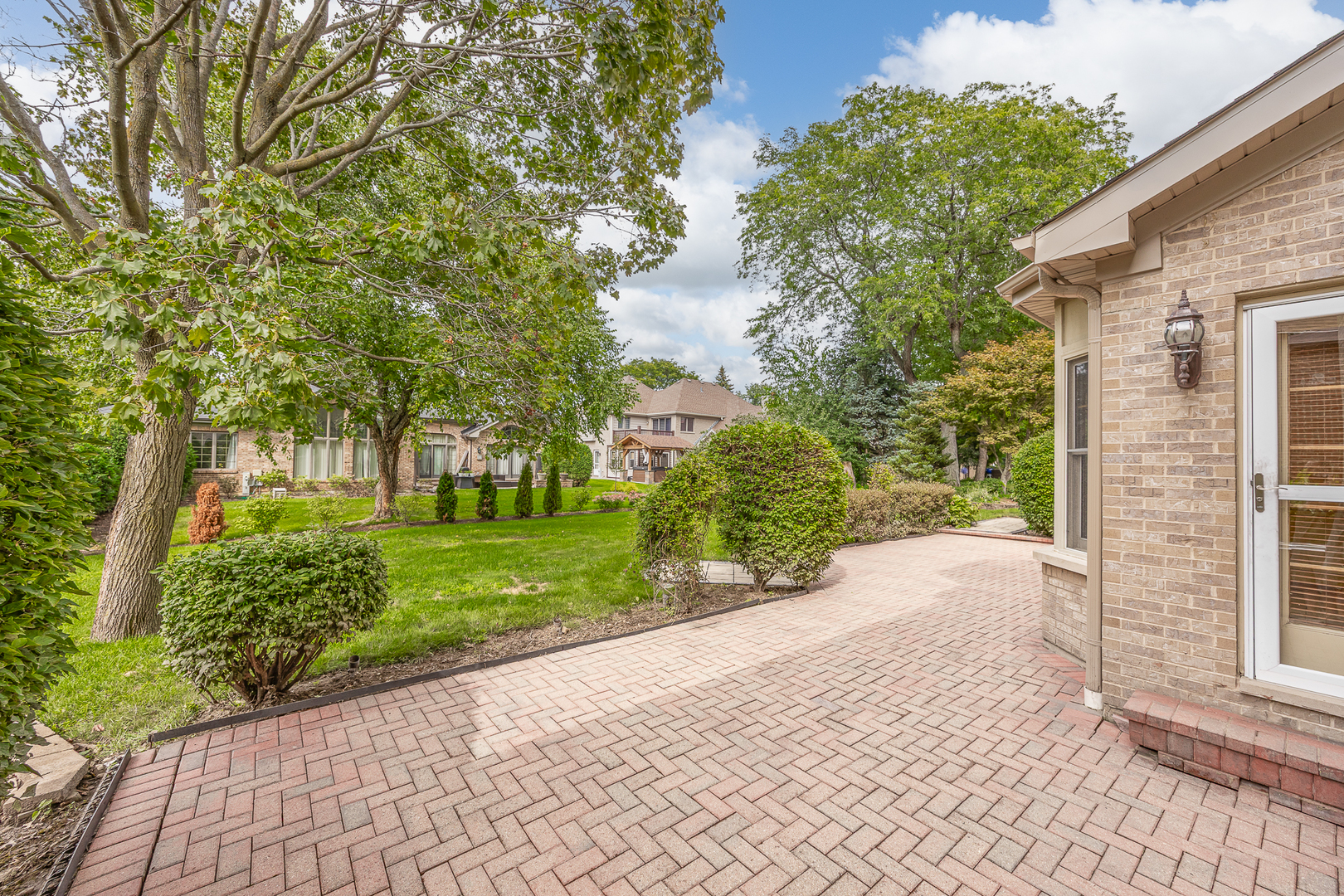140 Founders Pointe S, Bloomingdale, IL 60108