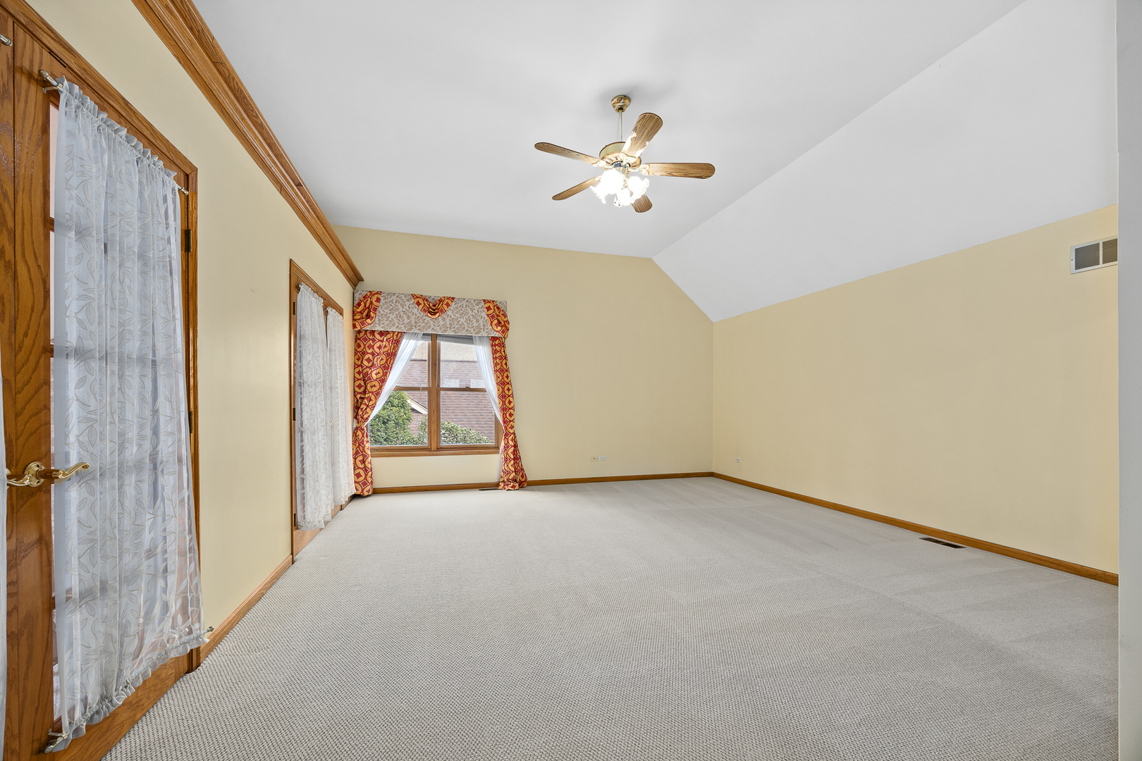 140 Founders Pointe S, Bloomingdale, IL 60108