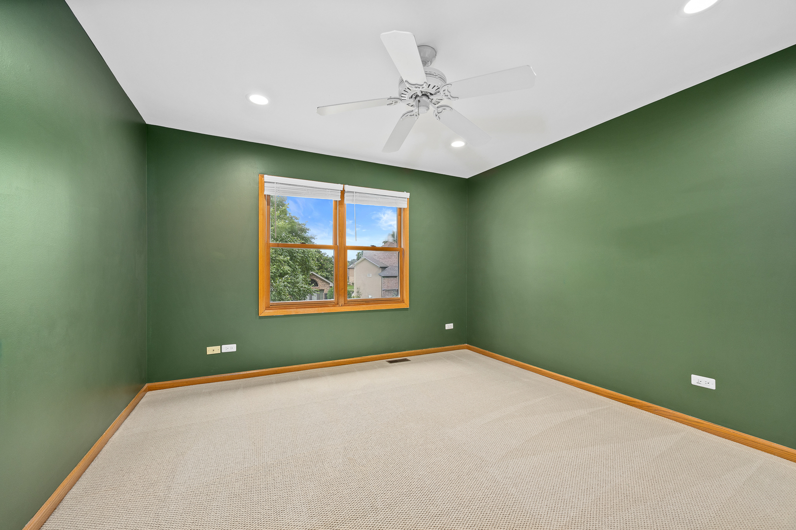 140 Founders Pointe S, Bloomingdale, IL 60108